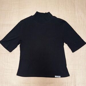Steve Madden Black Short Sleeve Mock Neck Top